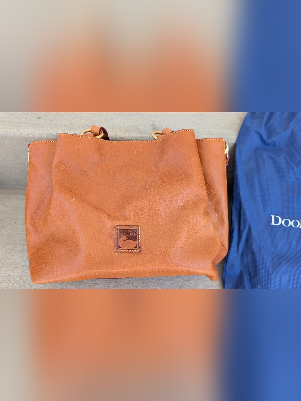 Dooney & Bourke Florentine Large Zip Barlow